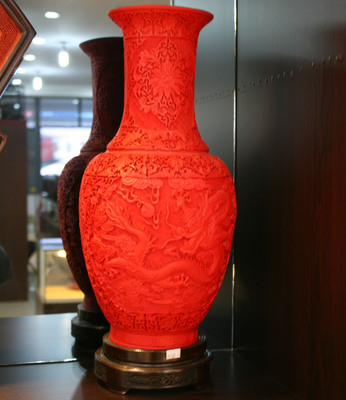 批發(fā)采購(gòu)漆器工藝品-揚(yáng)州漆器 雕漆龍花瓶 紅木座 商務(wù)禮品 家居裝飾品 精美工藝
